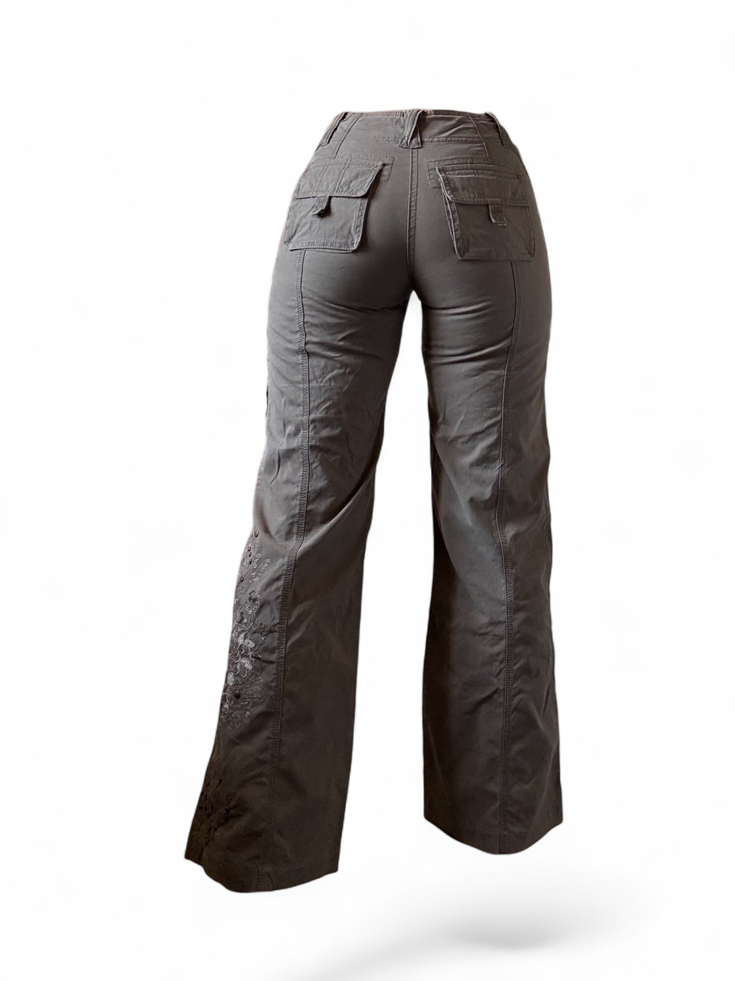 Pantalon cargo broderie floral