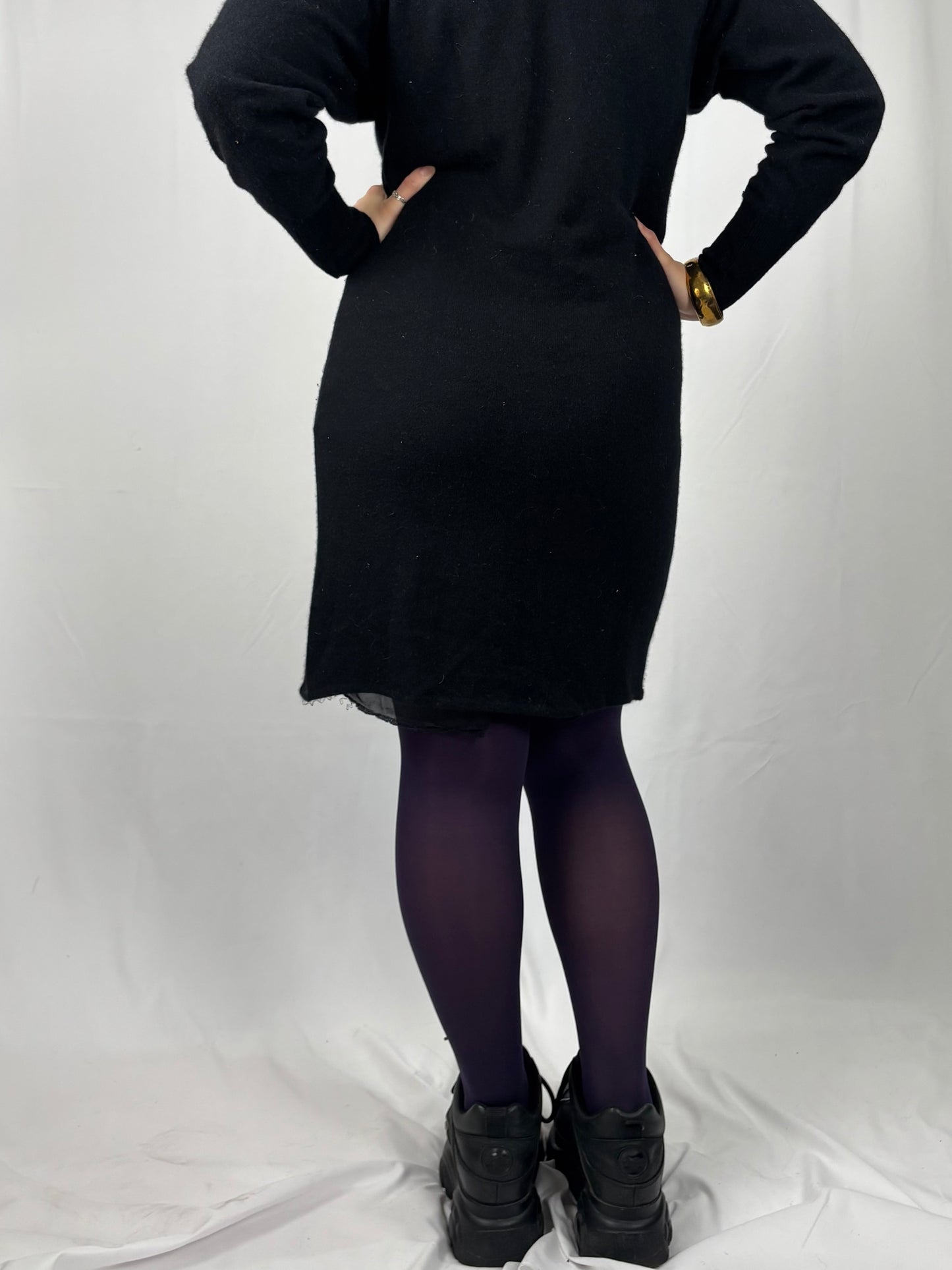 Robe noir col montant avec noeud