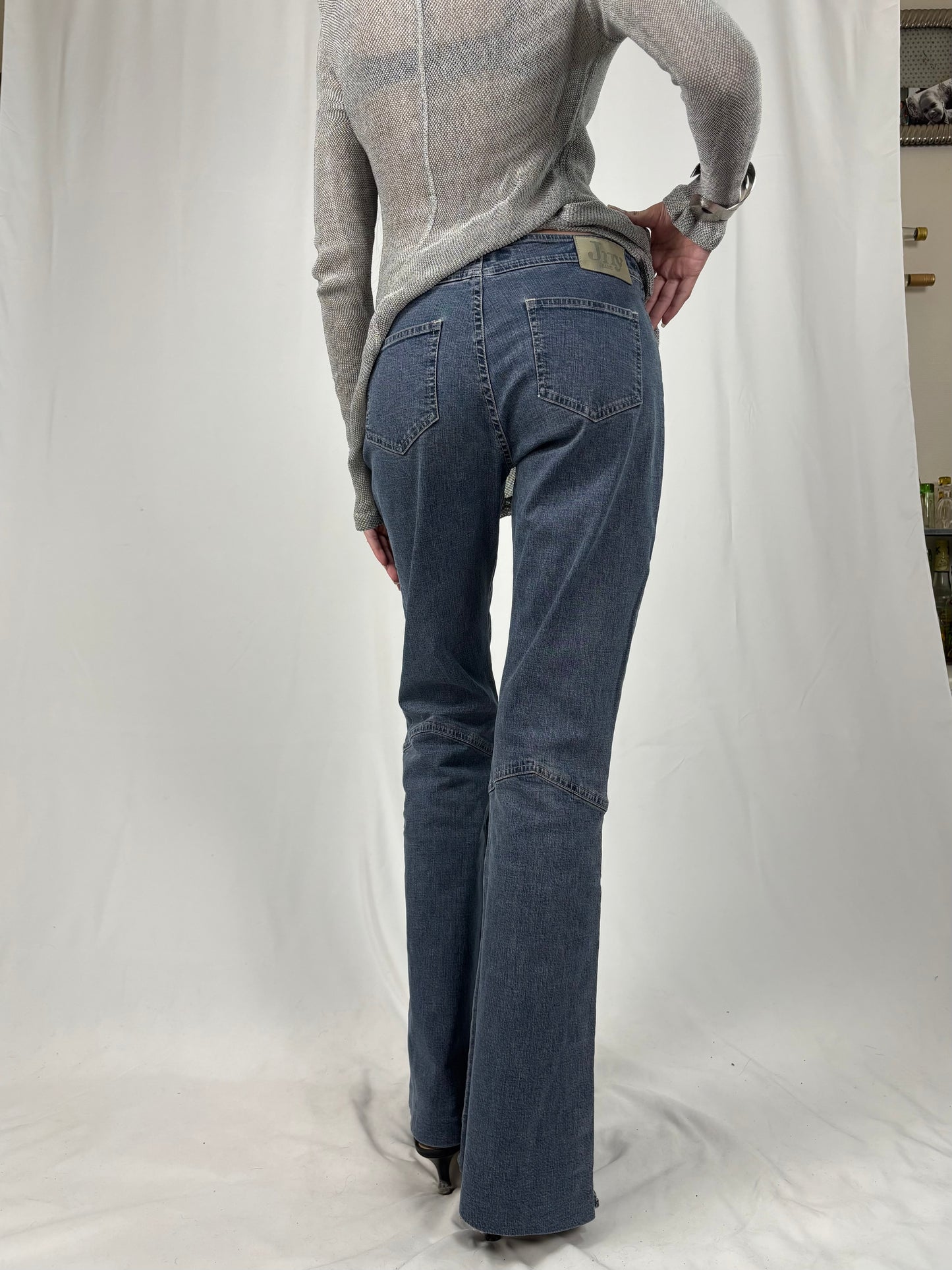 Jean evasé avec boutons clips