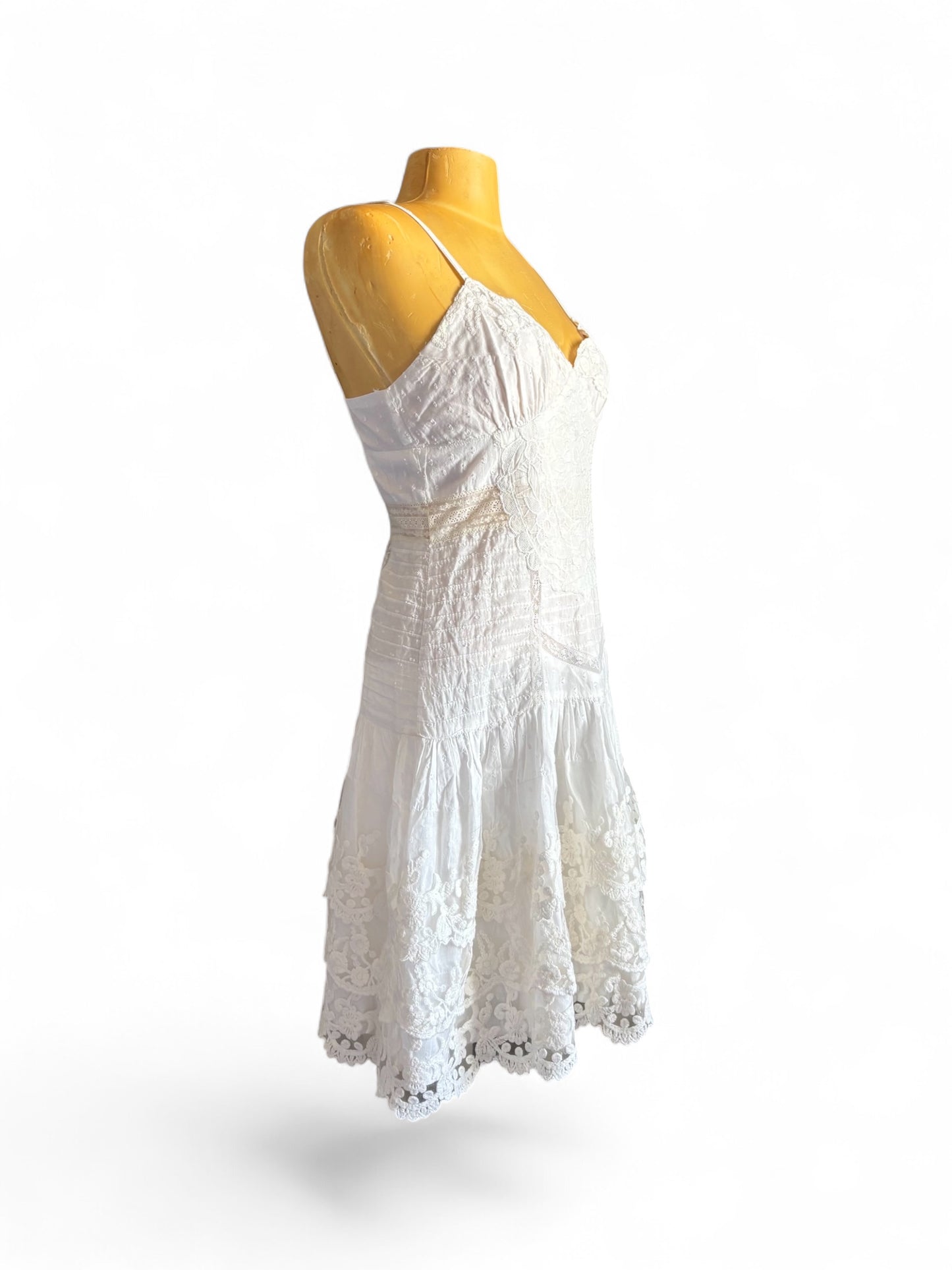Robe broderie et Dentelle René Derhy