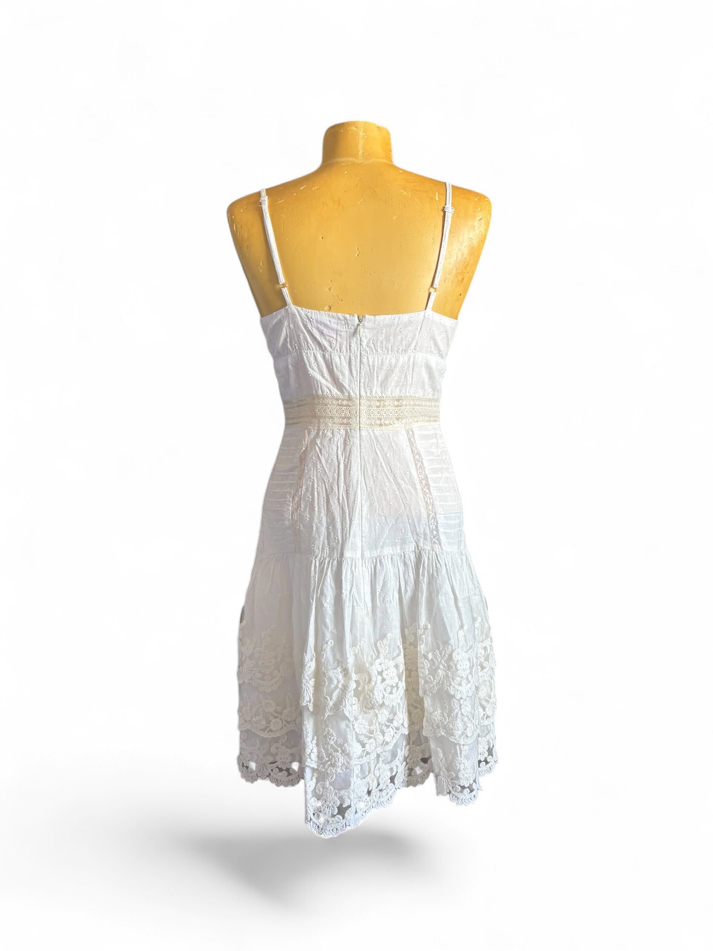 Robe broderie et Dentelle René Derhy