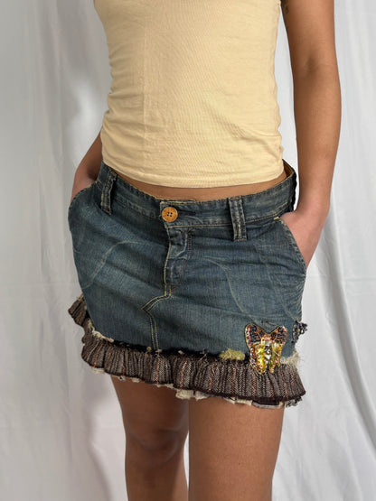 Mini jupe en jean broderie papillon