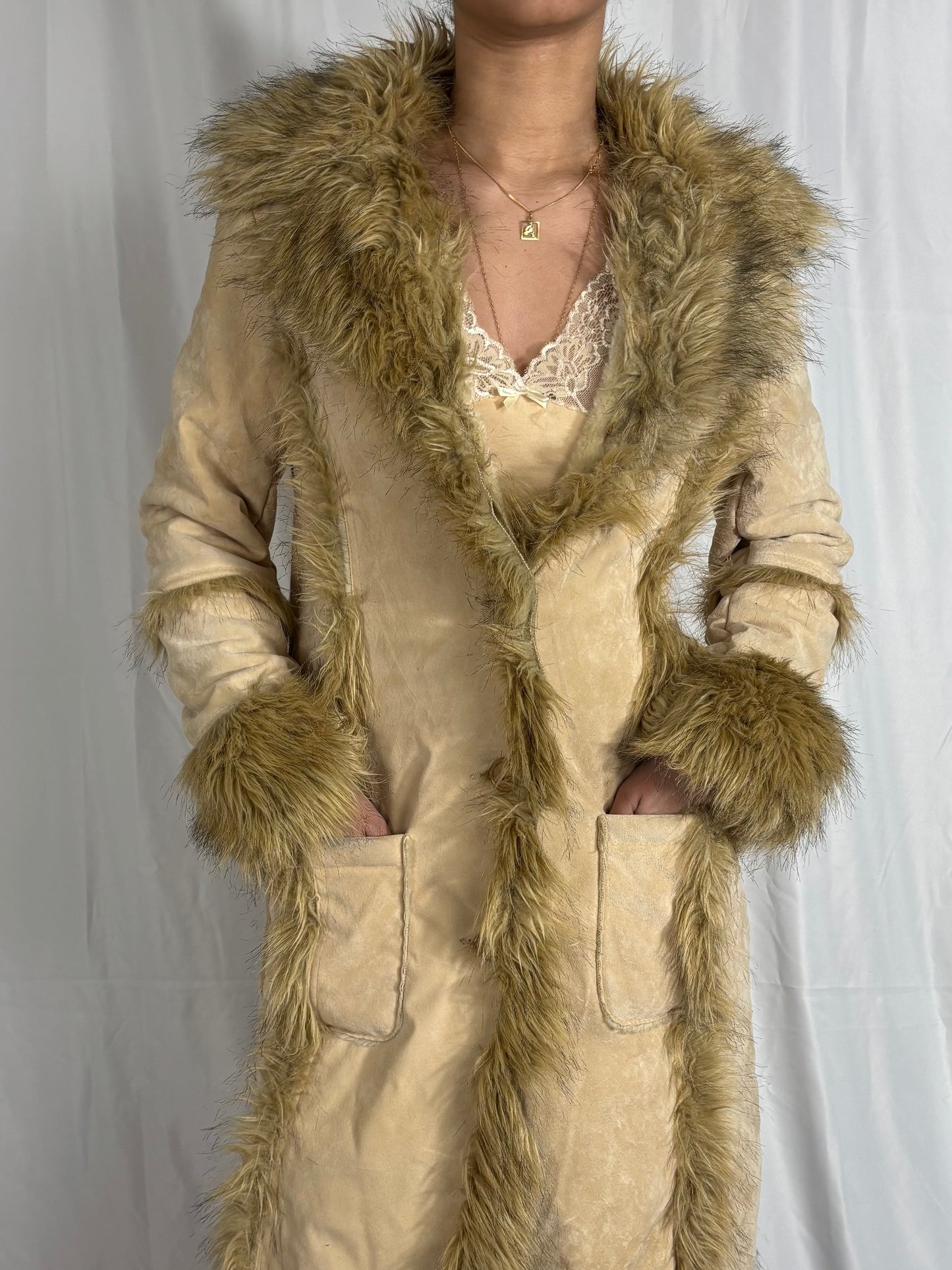 Manteau fausse fourrure Lion