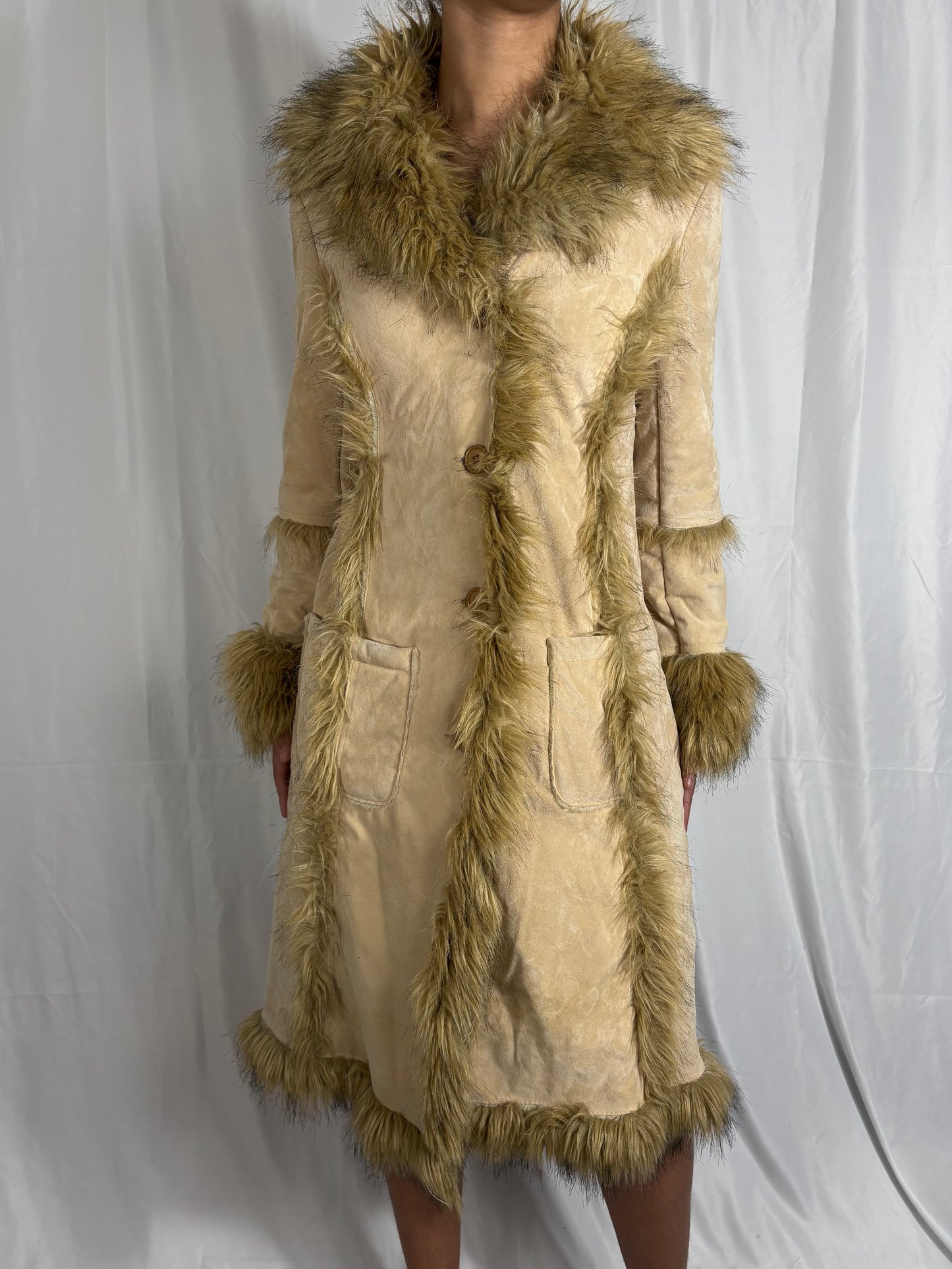 Manteau fausse fourrure Lion