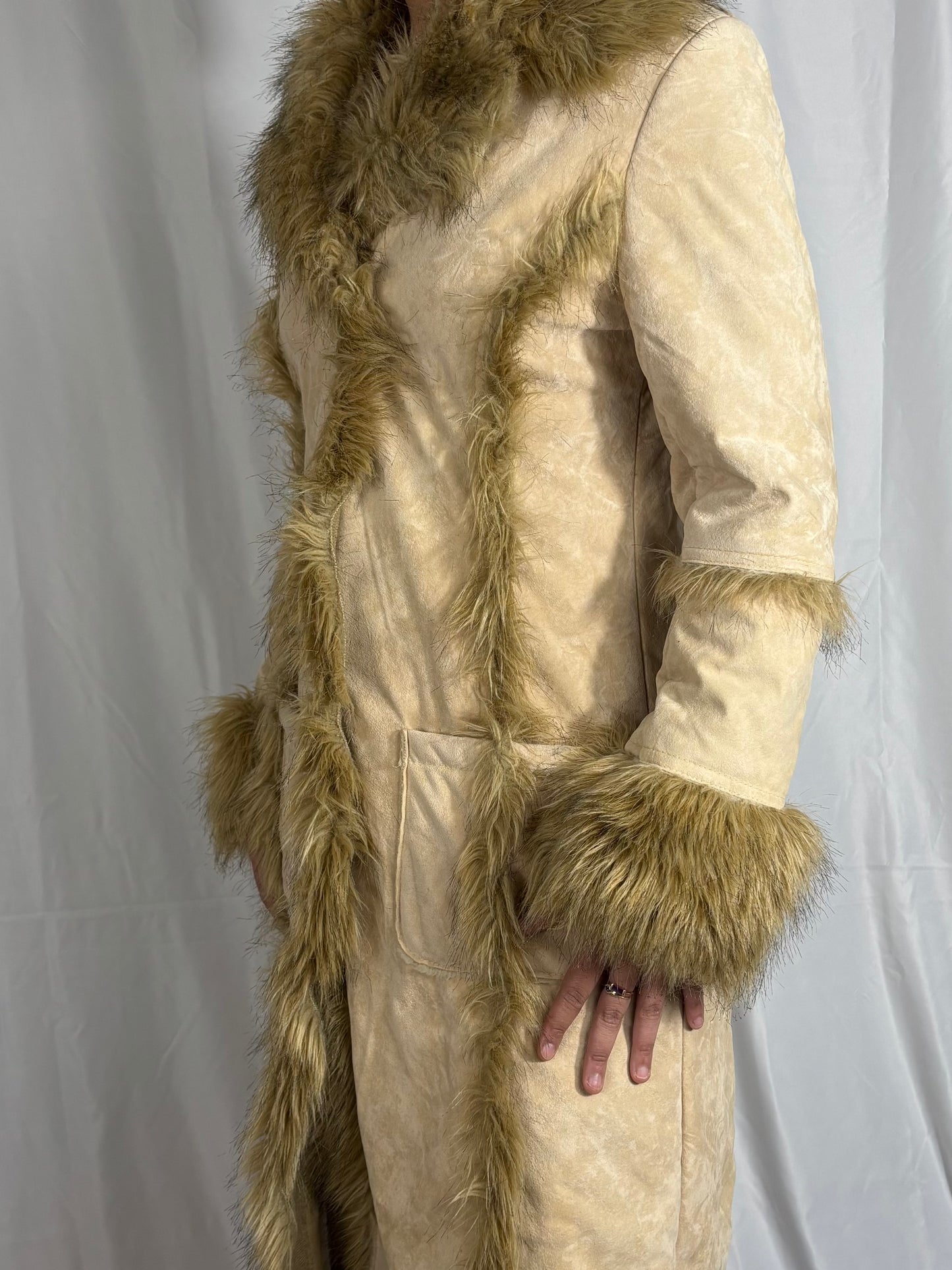 Manteau fausse fourrure Lion