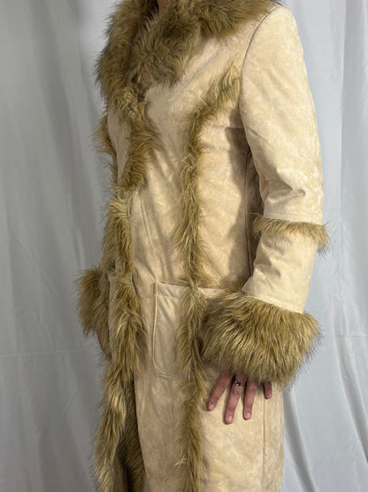 Manteau fausse fourrure Lion