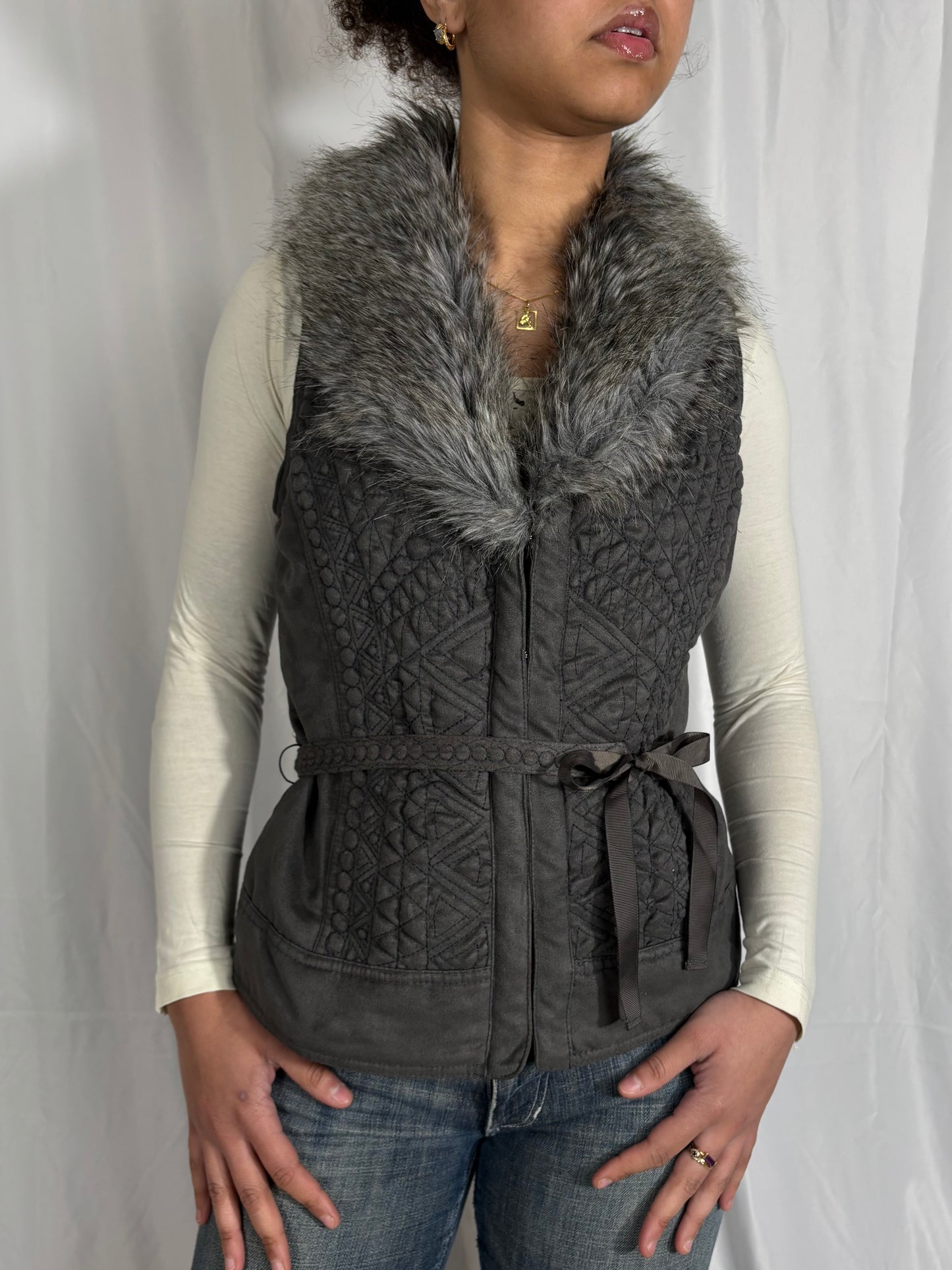 Veste sans manche col fourrure