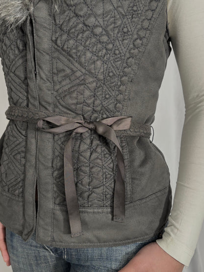 Veste sans manche col fourrure