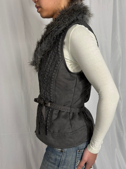 Veste sans manche col fourrure