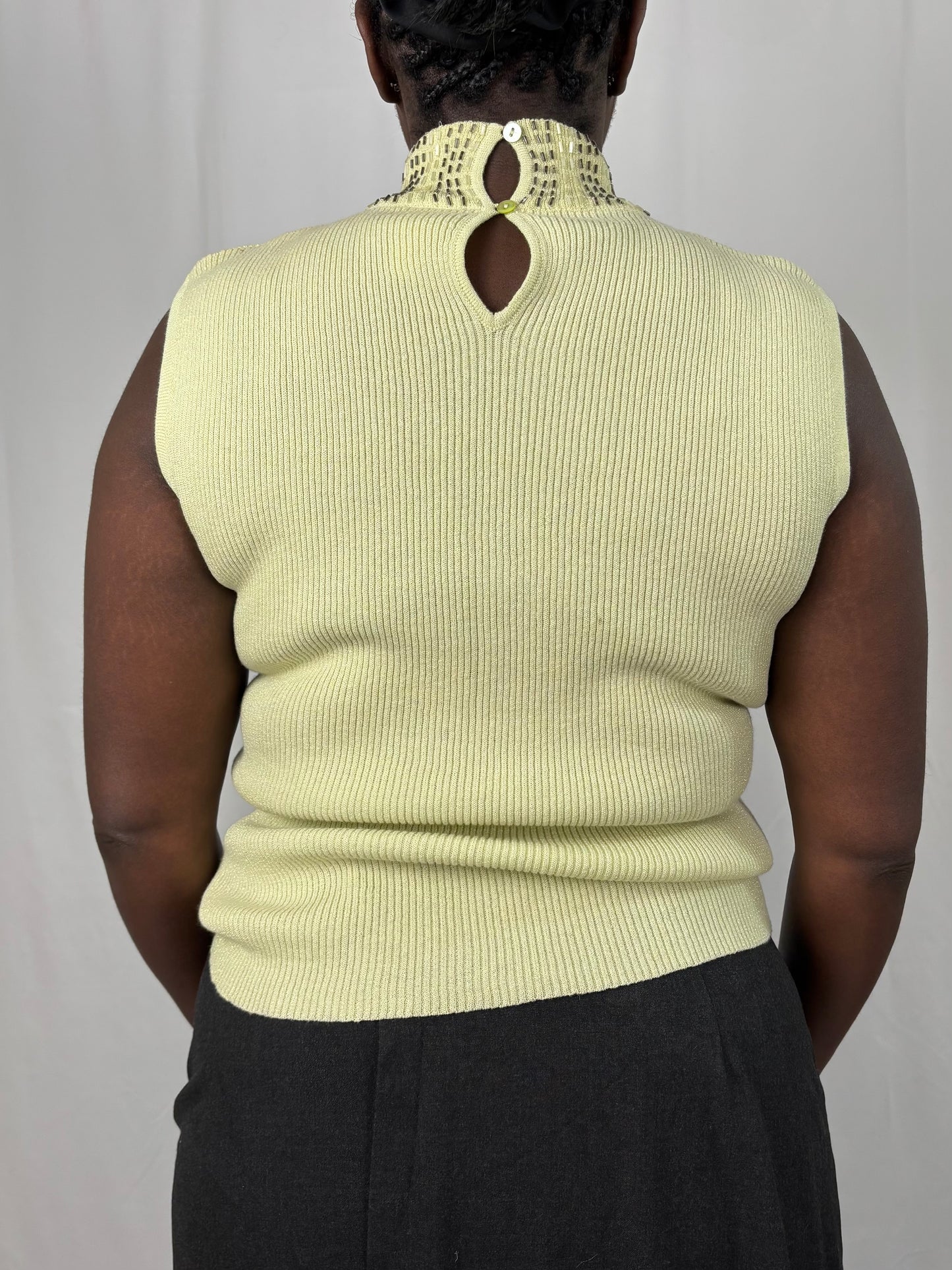 Top sans manches brodé à paillettes