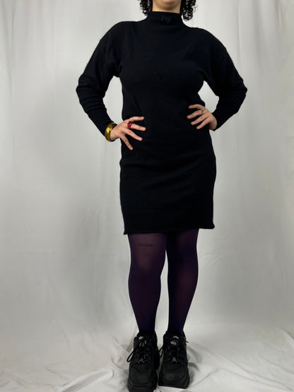 Robe noir col montant avec noeud