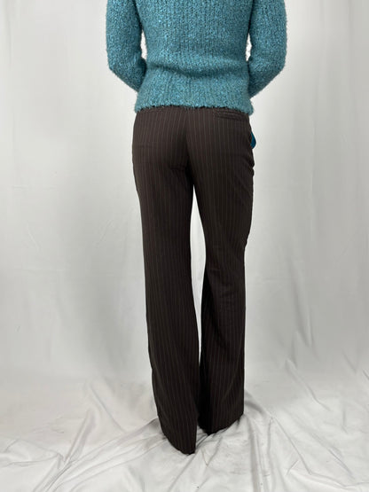 Pantalon tailleur marron à rayure turquoise
