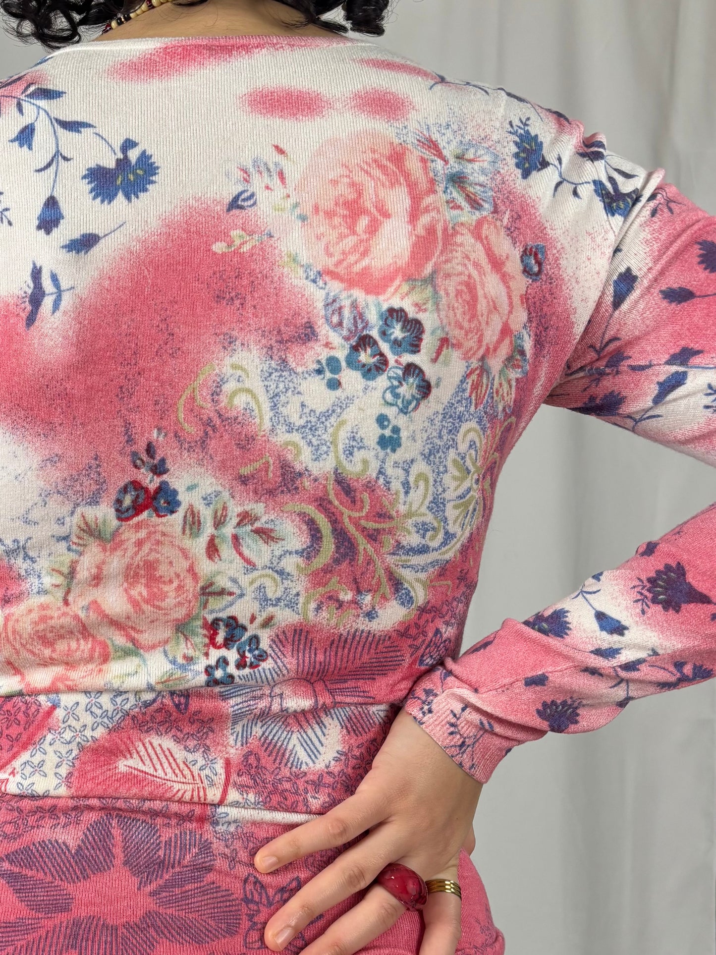 Teeshirt broderie perles et motifs fleurs
