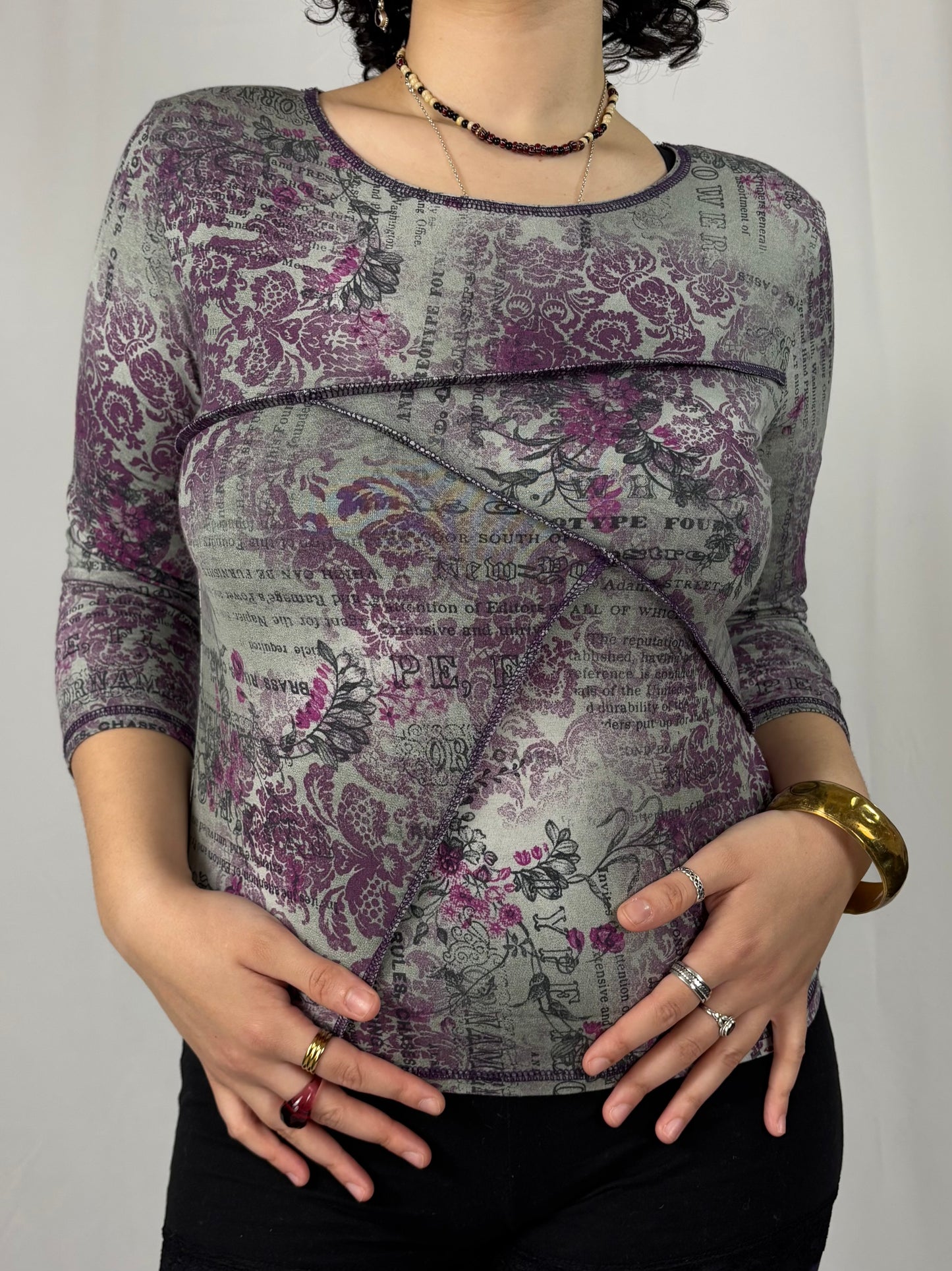 Teeshirt imprimé patchwork fleurs et caligraphie