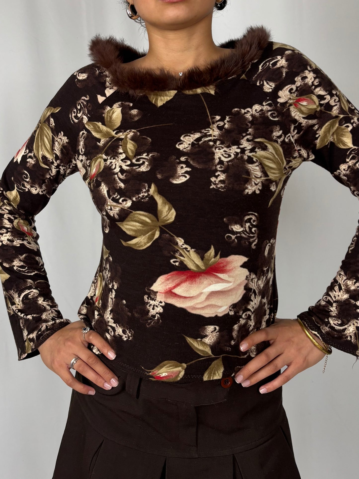 Top fleuri col fourrure